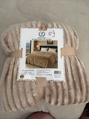 Duluth Super Soft Flannel Bedspread - Taupe